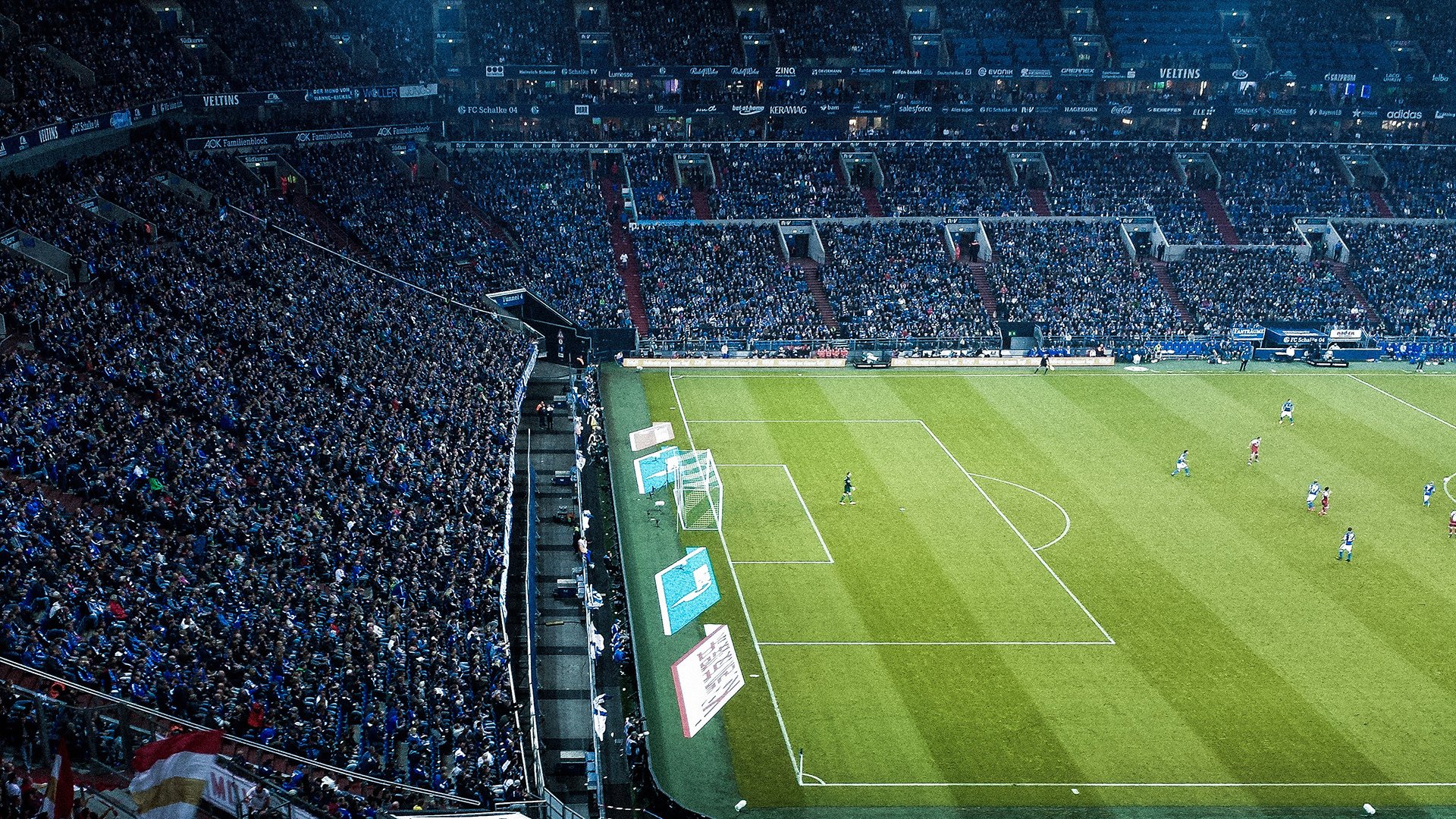 麦肯齐：凭借精准的踢球和灵活的突破，他成为全黑队进攻的核心